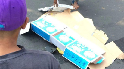 Pesepeda Listrik Tewas Tersenggol Truk Pengangkut Rongsokan di Bandung