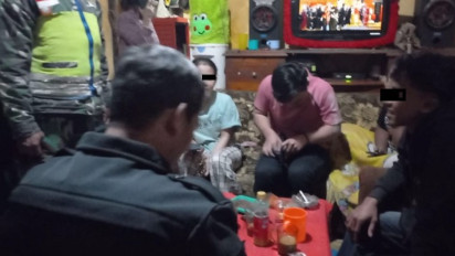 Lagi Asik Mesum, 7 Remaja Digerebeg Polisi Garut: Pesan Lewat Aplikasi "Hijau"