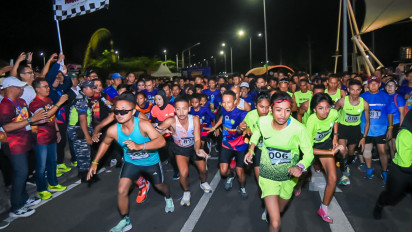 Serunya Night Run, Ajang Berlari Menyusuri Kota Banyuwangi di Malam Hari