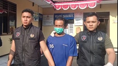 Buron  Lima Hari, Wali Murid Pelaku Penyerangan Guru SMAN 7 Kabupaten Rejang Lebong Bengkulu Menyerahkan Diri