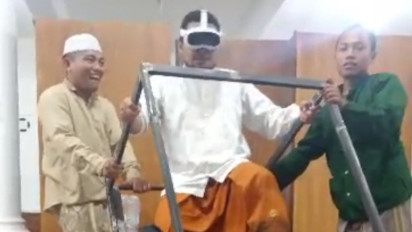 Para Ustaz Ponpes Raudlatul Jannah Probolinggo Jajal Game VR, Manfaatkan Teknologi Digital