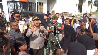 Gunakan Gudang Jadi Tempat Ibadah, Warga Geruduk jemaat Gereja Mawar Sharon