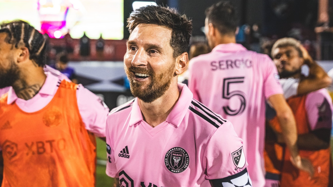 Bawa Inter Miami ke Perempat Final, Lionel Messi Diserbu Pemain FC Dallas
            - galeri foto
