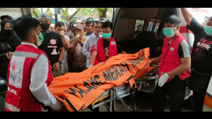Sosok Mayat Wanita dan Pria di Dalam Mobil Gegerkan Warga Banda Aceh
