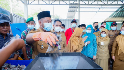 Sulap Sampah Jadi Briket, Cara Pemuda Sungonlegowo Wujudkan Gresik Bebas Sampah