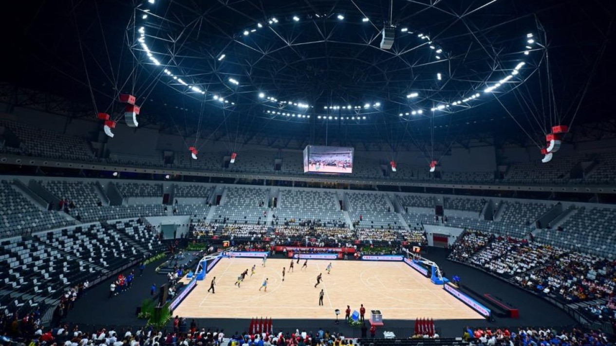 Presiden Joko Widodo Resmikan Indonesia Arena, Ini Penampakannya
            - galeri foto