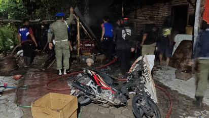 Diduga dari Sisa Bara di Tungku Perapian, Rumah Warga Ponorogo Ludes Terbakar