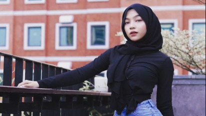 Berhijab Namun Gemar Pamer Lekukan Tubuh dengan Baju Ketat, Oklin Fia Seakan Tak Peduli Kata Netizen: Ini Masih Wajar