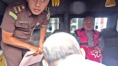 Kenakan Rompi Merah, Mujianto Alias Anam DPO Terpidana Kasus Korupsi Kredit Macet Rp39,5 Miliar Tertangkap Langsung Dijebloskan ke Lapas I Tanjung Gusta Medan