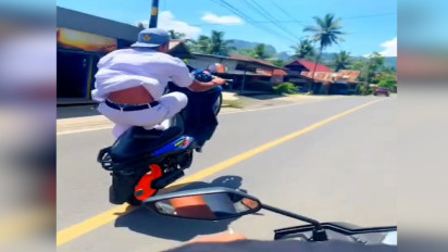 Aksi Freestyle Pelajar di Jalur Trans Sulawesi Enrekang–Toraja, Terjungkal Masuk Parit Viral di Media Sosial