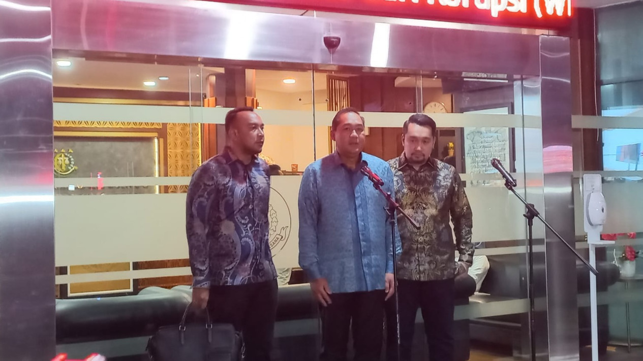 Diperiksa Kejagung, Eks Mendag M Lutfi Jawab 61 Pertanyaan
            - galeri foto