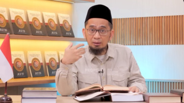 Menahan Rasa Mau Buang Angin atau 'Kentut' Saat Salat Memangnya Boleh? Ustaz Adi Hidayat Beri Penjelasan Begini, Katanya...