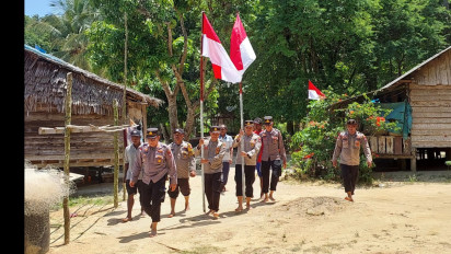 Sambut HUT Kemerdekaan ke-78 Penghuni Pulau Perbatasan Terluar Karimun Anak, Dapat Sembako Bendera Merah Putih Gratis