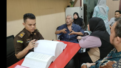 Tersangka Okor Ginting Cs dan Barang Bukti Dugaan Korupsi PPKS Dilimpahkan Polres Langkat ke Kejari Stabat