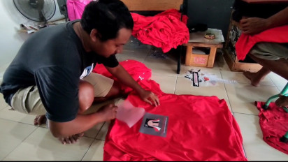 Berkah Agustusan, Perajin Kaos Sablon Tema HUT RI ke-78 di Pati Banjir Pesanan
