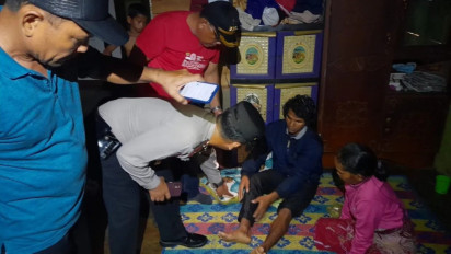 Asik Main HP di Kamar, Seorang Warga Tapteng Tersambar Petir