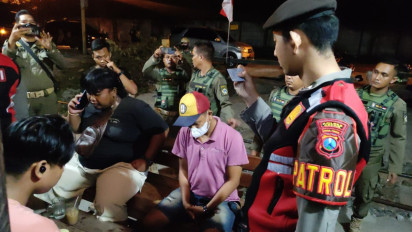 Duh, Belasan Wanita Penjaga Kafe Diciduk Satpol PP Gresik saat Temani Pengunjung Pesta Miras