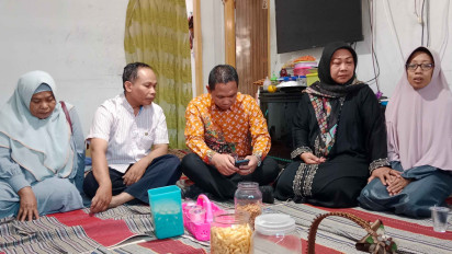 Melayat ke Rumah Duka Zidan, Bupati Lumajang : Saya Usahakan Orang Tua Pelaku Datang Kesini
