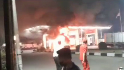 Gegara Digoyangkan Saat Tengah Mengisi Bahan Bakar, Sepeda Motor Terbakar di SPBU Desa Sumur Bandung Tangerang