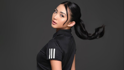 Dua Wanita Cantik Jadi Wasit One Pride MMA 71