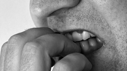 Miliki Kebiasaan Menggigit Kuku Bisa Dihilangkan dengan Teknik 'Circling', Begini Caramya