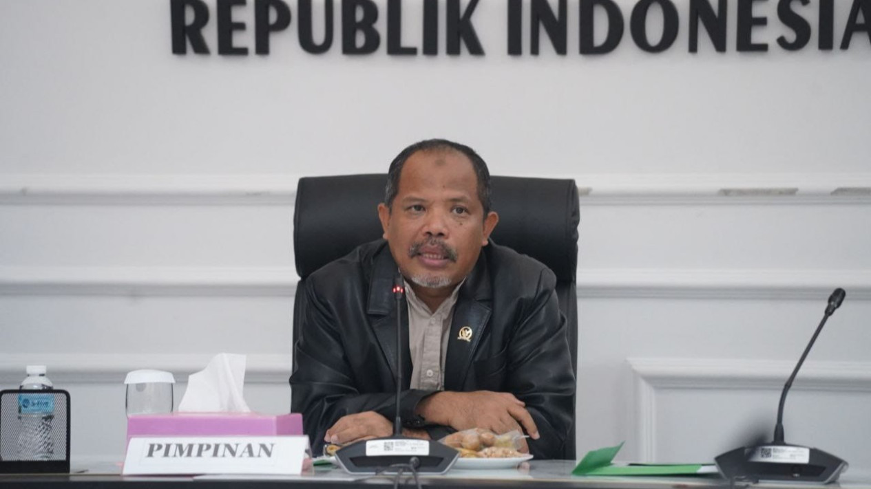 DPR Dukung Prabowo Segera Bangun Giant Sea Wall
            - galeri foto