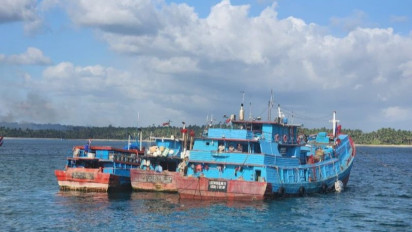 Diduga Lakukan Alih Muatan ilegal, Tiga Kapal Perikanan di Laut Aru Ditangkap