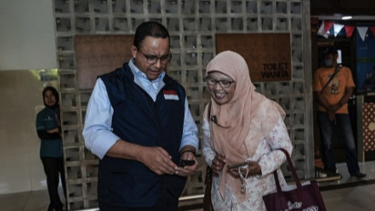 Momen Anies Baswedan Kaget Bertemu Teman Sekolah di Bandara Adisutjipto Yogyakarta, Langsung Tukar Kontak