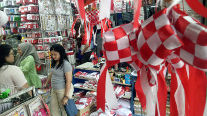 Jelang HUT RI ke 78, Toko Pernak-Pernik Merah Putih di Medan Diserbu Warga