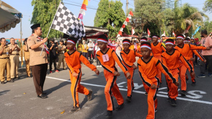 Semarak HUT Kemerdekaan RI, Ratusan Pelajar di Blora Ikut Lomba Gerak Jalan Ketepatan Waktu