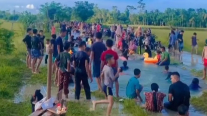 Seru!! Saluran Irigasi Jadi Tempat Wisata Pemandian Alam