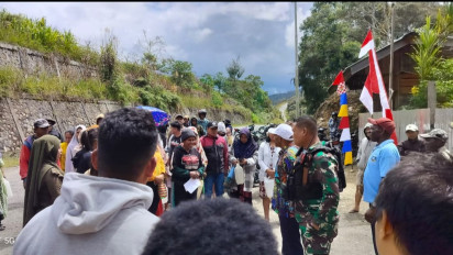 Oknum Polisi Diduga Pungli Rp30 Juta ke Puluhan Pedagang, Mama-mama Papua Geruduk Kantor Bupati Intan Jaya