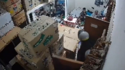 Ini Kesaksian Warga Dago Elos Saat Bentrokan Masuk ke Permukiman Warga, Lontaran Gas Air Mata Hingga Pintu Didobrak 