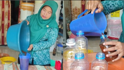 Siasati Pengeluaran Belanja, Ibu Rumah Tangga di Gresik Olah Sampah Organik Menjadi Hair Tonic