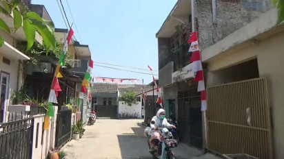 Pasca-penggeledahan di Bandung, Ibu terduga teroris Mengaku Anaknya Baik dan Tidak Percaya Ia Terlibat Terorisme