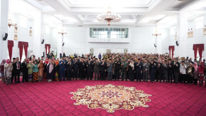 397 PNS Terima SLKS dan 303 PNS Berprestasi, Isran Noor: Selamat, Terima Kasih atas Pengabdiannya