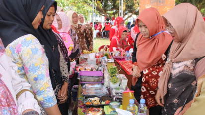 Peringatan HUT RI ke-78: Aksi Lawan Stunting, Ratusan Emak-Emak Ikuti Lomba Menu B2SA di Kecamatan Babat Toman