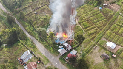 Rumah Warga dan Tower Telkomsel di Distrik Kago Terbakar, Polresta Puncak Duga Ulah KKB