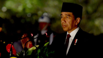 Sebelum Upacara HUT Ke-78 RI, Presiden Jokowi Pimpin Apel Kehormatan dan Renungan Suci