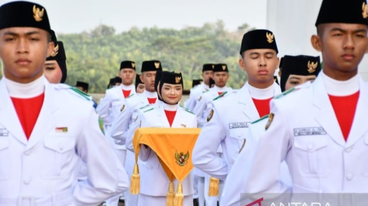 Pemkot Bengkulu Hadiahi 30 Anggota Paskibraka Umroh Bersama
            - galeri foto