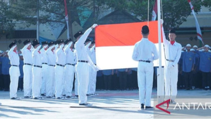 Abu Bakar Baasyir Ikuti Prosesi Upacara Peringatan HUT ke-78 RI di Pesantren Al Mukmin Ngruki