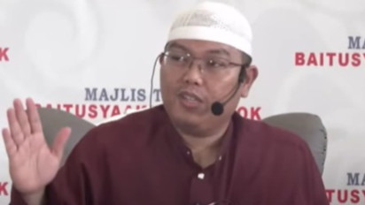 Ustaz Firanda Andirja Bagikan Empat Kisah Fitnah dalam Surah Al Kahfi, Diperintahkan Dibaca Setiap Hari Jumat