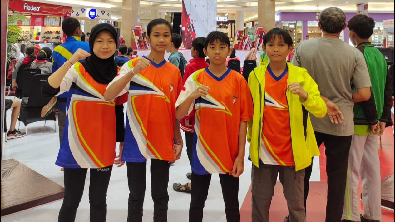 Taklukkan Wall Royal Sport Surabaya, Klub Panjat Tebing LSCC Probolinggo Berangkatkan 4 Atlet
            - galeri foto