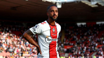 Mantan Penyerang Arsenal Theo Walcott Pensiun di Usia 34 Tahun