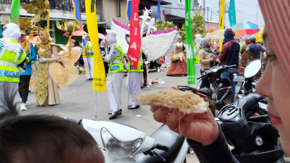 Nikmatnya Kemplang Mie, Jajanan Unik Asli Pagaralam