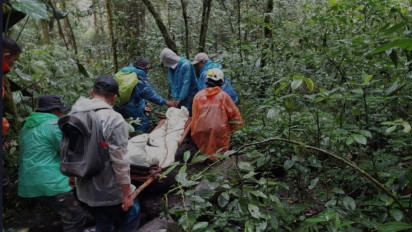Pendaki Gunung Kerinci yang Jatuh di Shelter 3 Berhasil Dievakuasi Tim SAR Gabungan