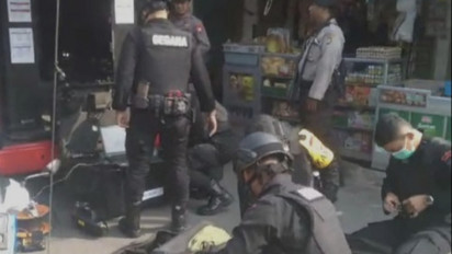 Benda Mencurigakan Gegerkan Warga Pasar Wisma Asri Bekasi, Tim Gegana Lakukan Evakuasi