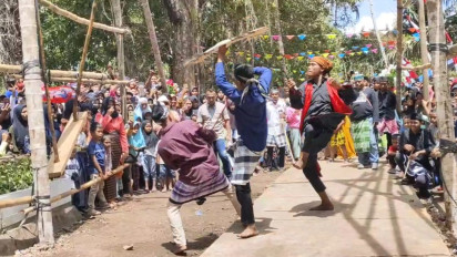 Meriahnya Tradisi Tua "Kagasiano Liwu" Digelar Warga Labalawa di Baubau