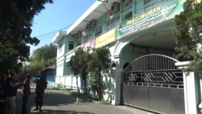 Gara-Gara Pintu Gerbang Digembok, Ratusan Siswa SMK di Surabaya Terusir dari Sekolahnya