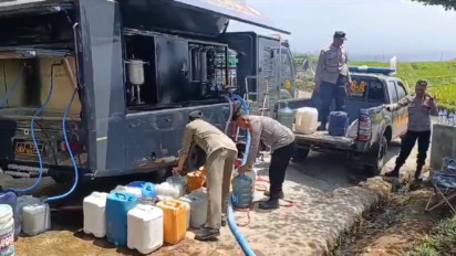 Krisis Air Bersih Di Garut Meluas, Polisi Mengerahkan Kendaraan Pengubah Air Kotor Menjadi Layak untuk Dikonsumsi